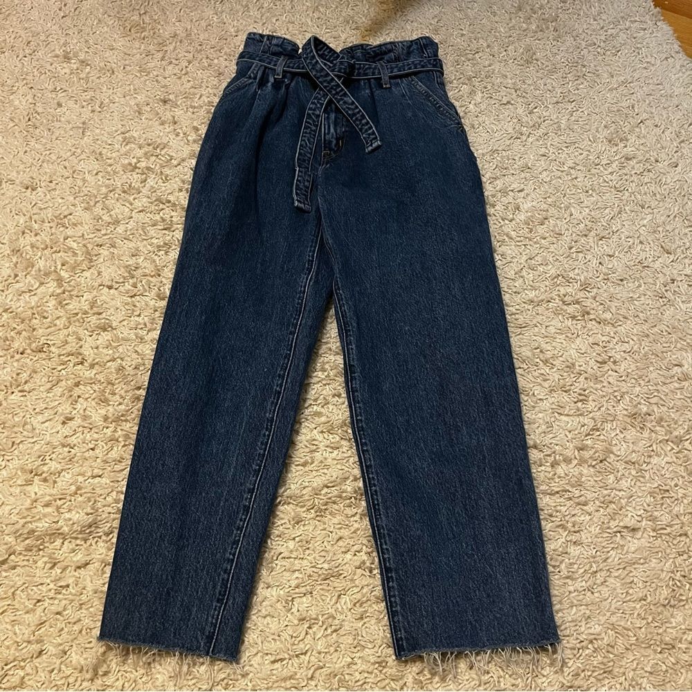 Abercrombie and Fitch High Rise Paper Bag Mom Jeans size 4s